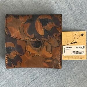 Patricia Nash Reiti Wallet (Sienna Sunset Print)